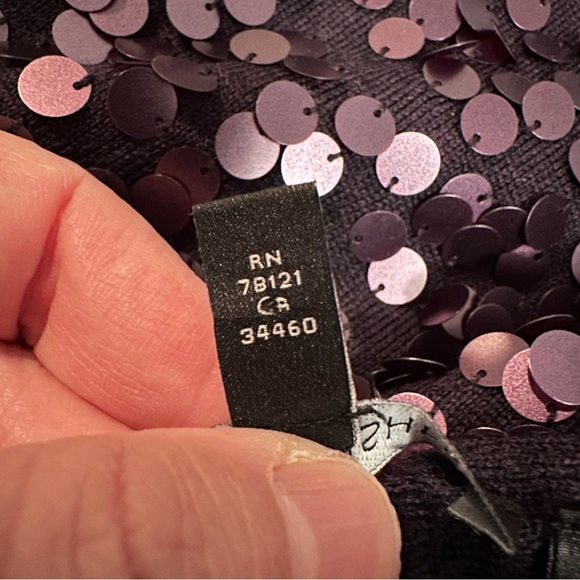 Eileen Fisher scarf with pailettes. Dark plum, 100% merino wool. - Picture 7 of 14